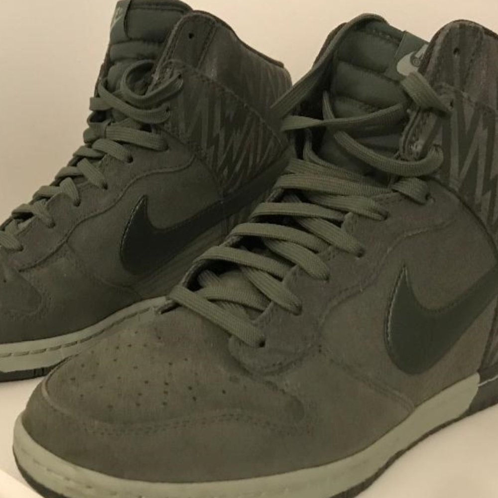 Nike Womens Dunk Sky Hi Wedge Dark Green size 10
